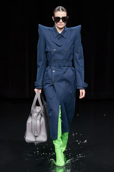 Look 69